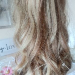 NEW! Drawstring ponytail